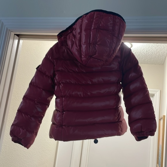 Moncler girls size 5 pink puffer coat excellent condition - Picture 2 of 9